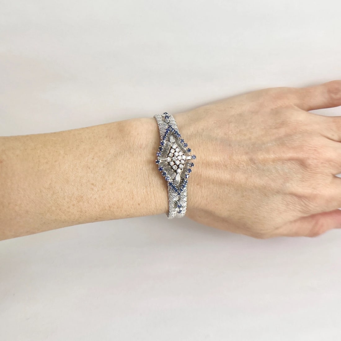 Vintage Blue Sapphire Diamond Geometric Cluster Bracelet 18K White Gold, 32.3 Gr - 4
