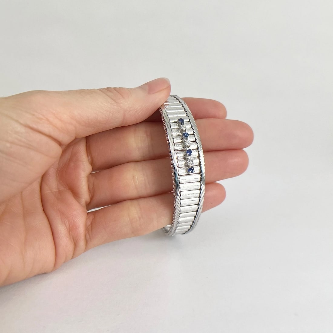 Vintage Blue Sapphire Diamond Wide Flex Bracelet 14K White Gold, 32.22 Grams - 2