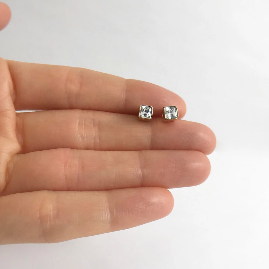 Vintage Princess Cut CZ Cubic Zirconia Stud Earrings 14K Yellow Gold, 2.33 Grams - 2