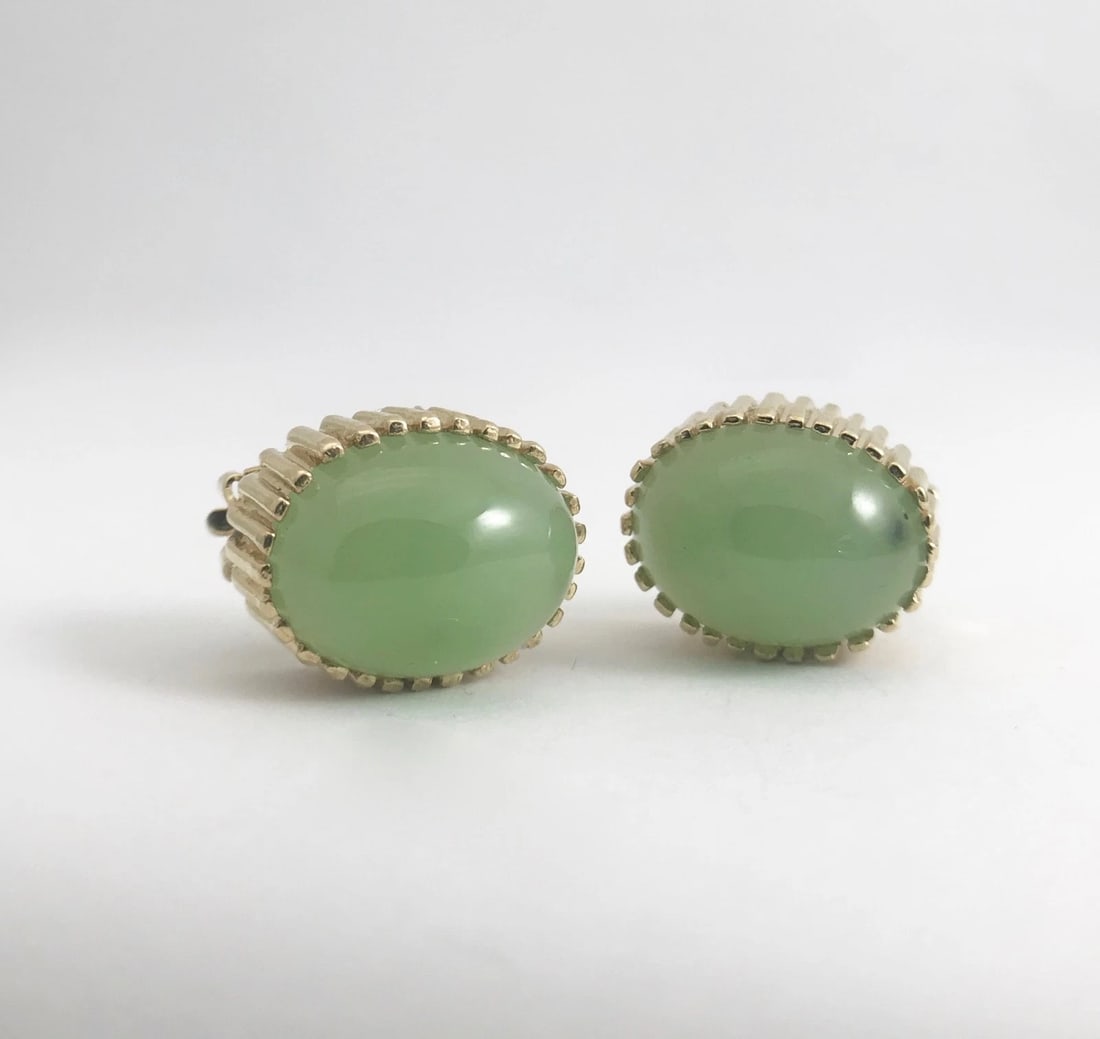 Vintage Oval Green Jade Stud Earrings 14K Yellow Gold Non-Pierced Clip On, 13 Gr - 4