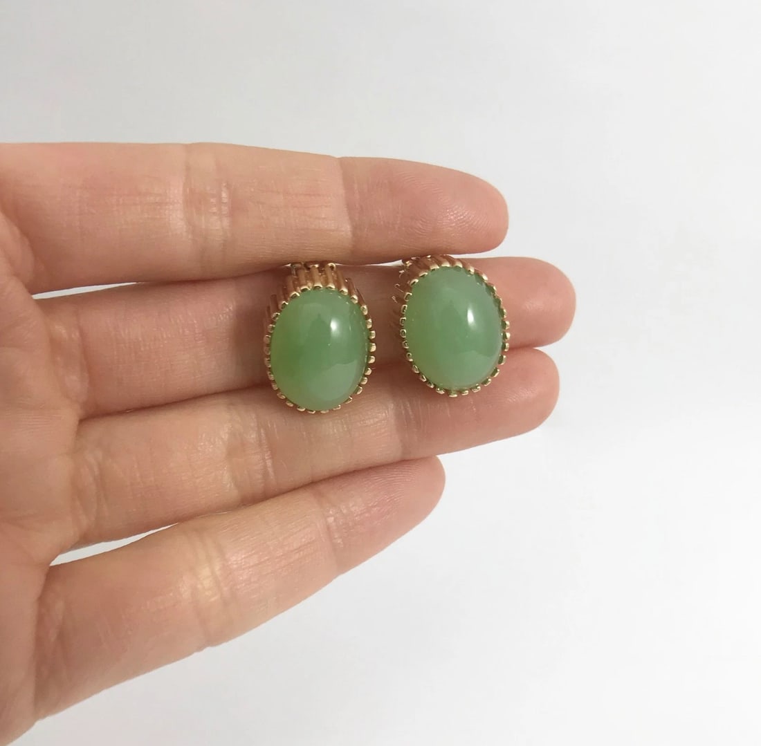 Vintage Oval Green Jade Stud Earrings 14K Yellow Gold Non-Pierced Clip On, 13 Gr - 7