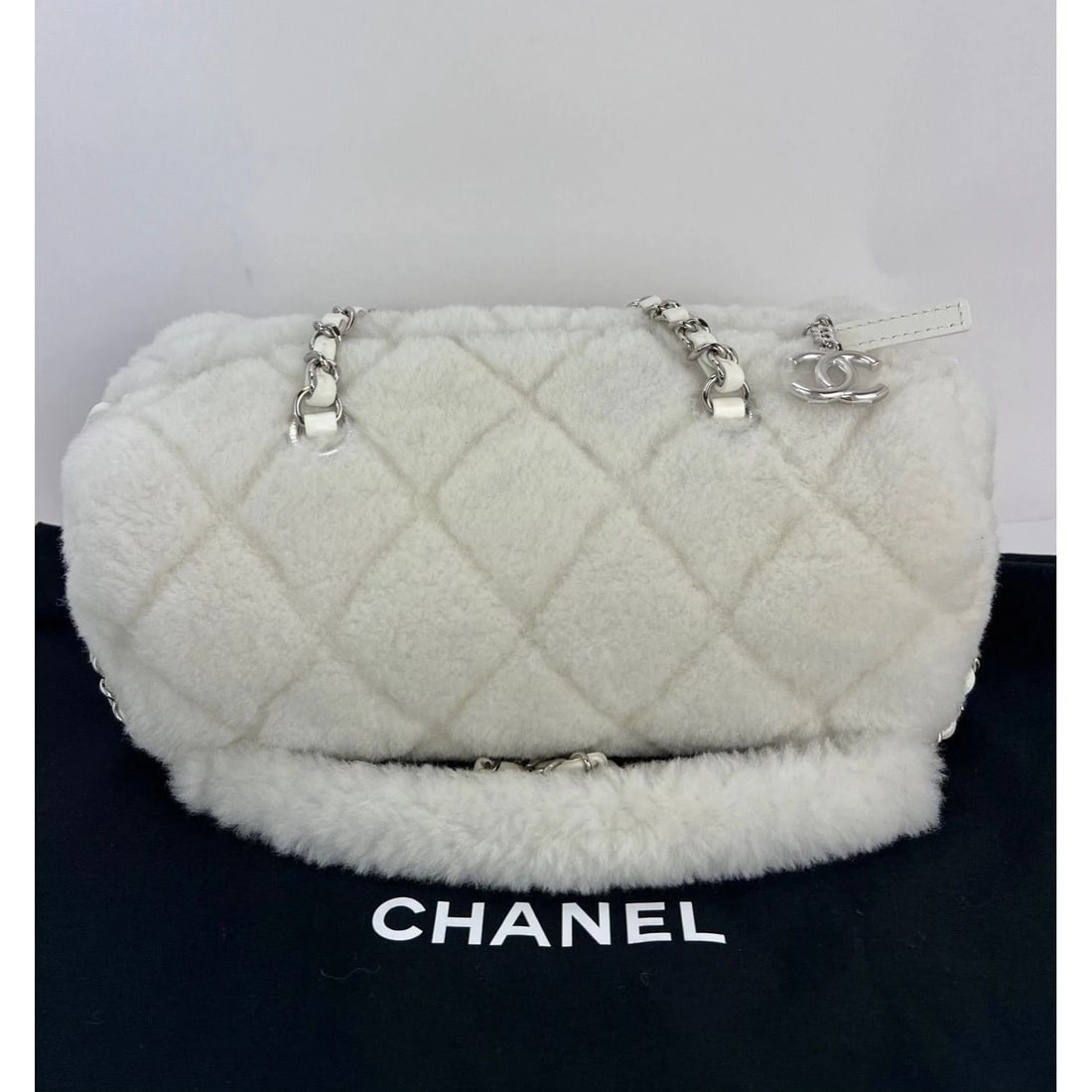 Chanel Shearling Quilted White Lambskin Bowler Crossbody Shoulder Bag - 2