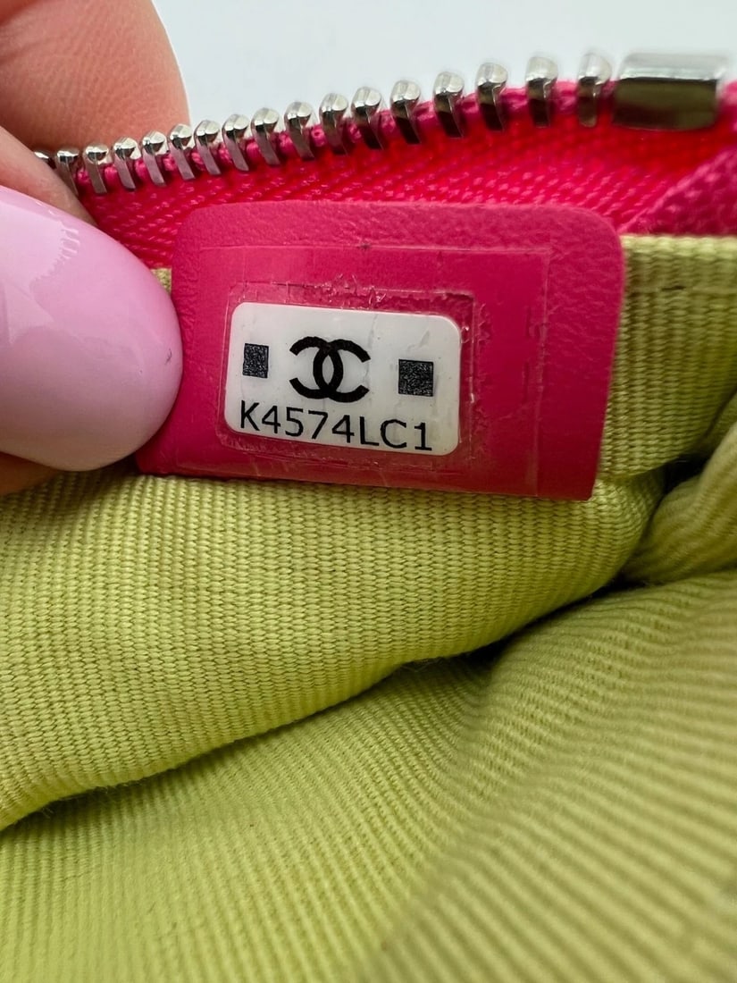 Chanel Caviar Quilted 19 Small Pink Cosmetic Case - 4