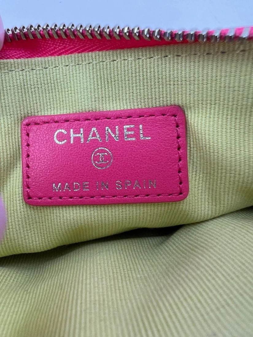 Chanel Caviar Quilted 19 Small Pink Cosmetic Case - 5
