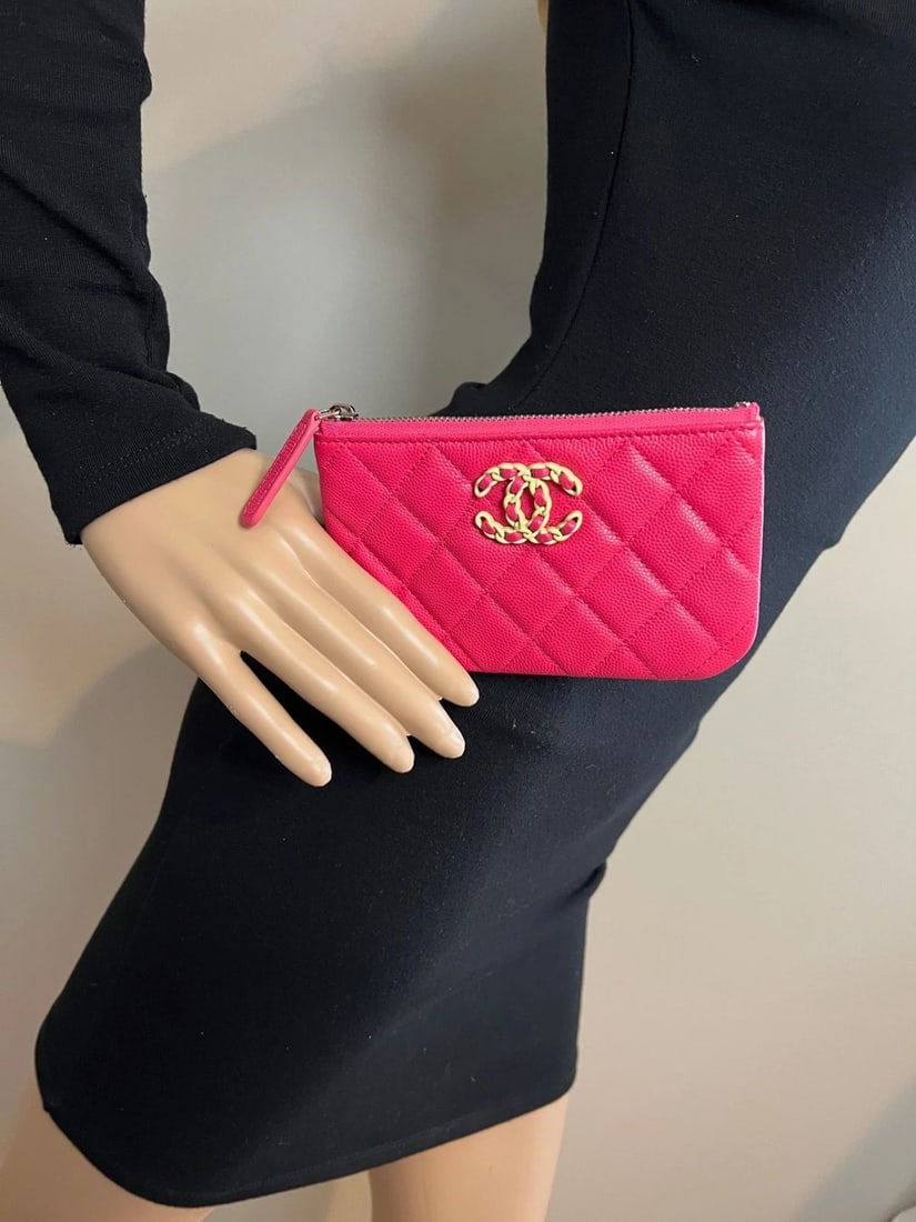 Chanel Caviar Quilted 19 Small Pink Cosmetic Case - 8
