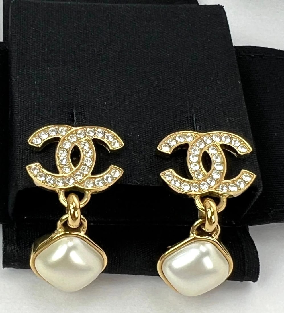 Chanel Gold Crystal CC Pearl Dangle Earrings - 4