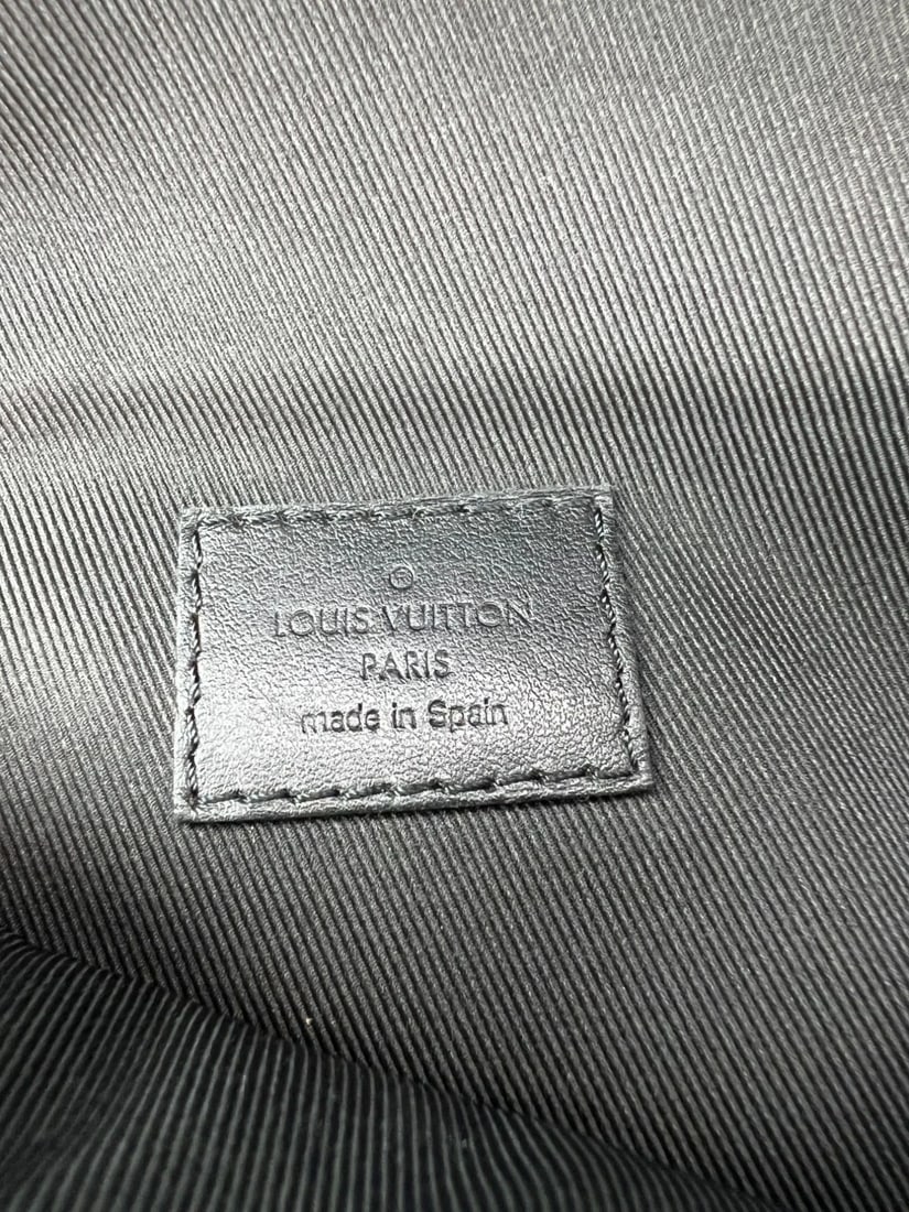 Louis Vuitton Monogram Eclipse Discovery Bumbag Sling Bag - 3