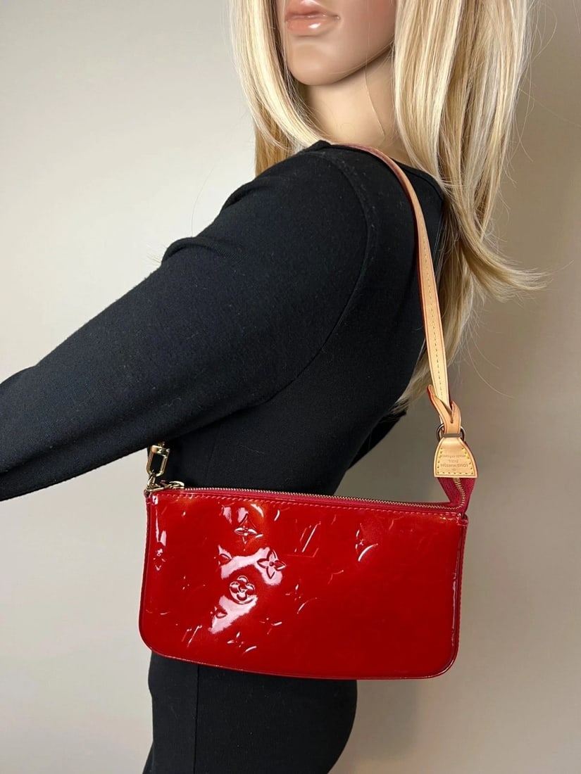 Louis Vuitton Pochette Accessories NM Vernis Rose Indien Shoulder Bag - 12