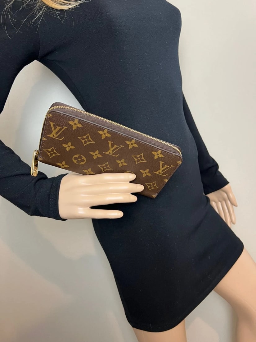 Louis Vuitton Zippy Monogram Leather Fuchsia Wallet Clutch - 14