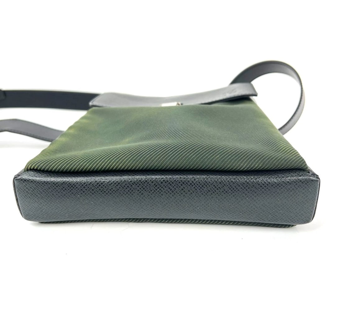 Louis Vuitton Taiga Saratov PM Vintage Crossbody Bag Ardoise Vintage - 3