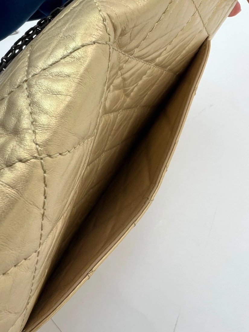 Chanel Metallic Aged Calfskin 2.55 Reissue 227 Double Flap Pale Gold - 11