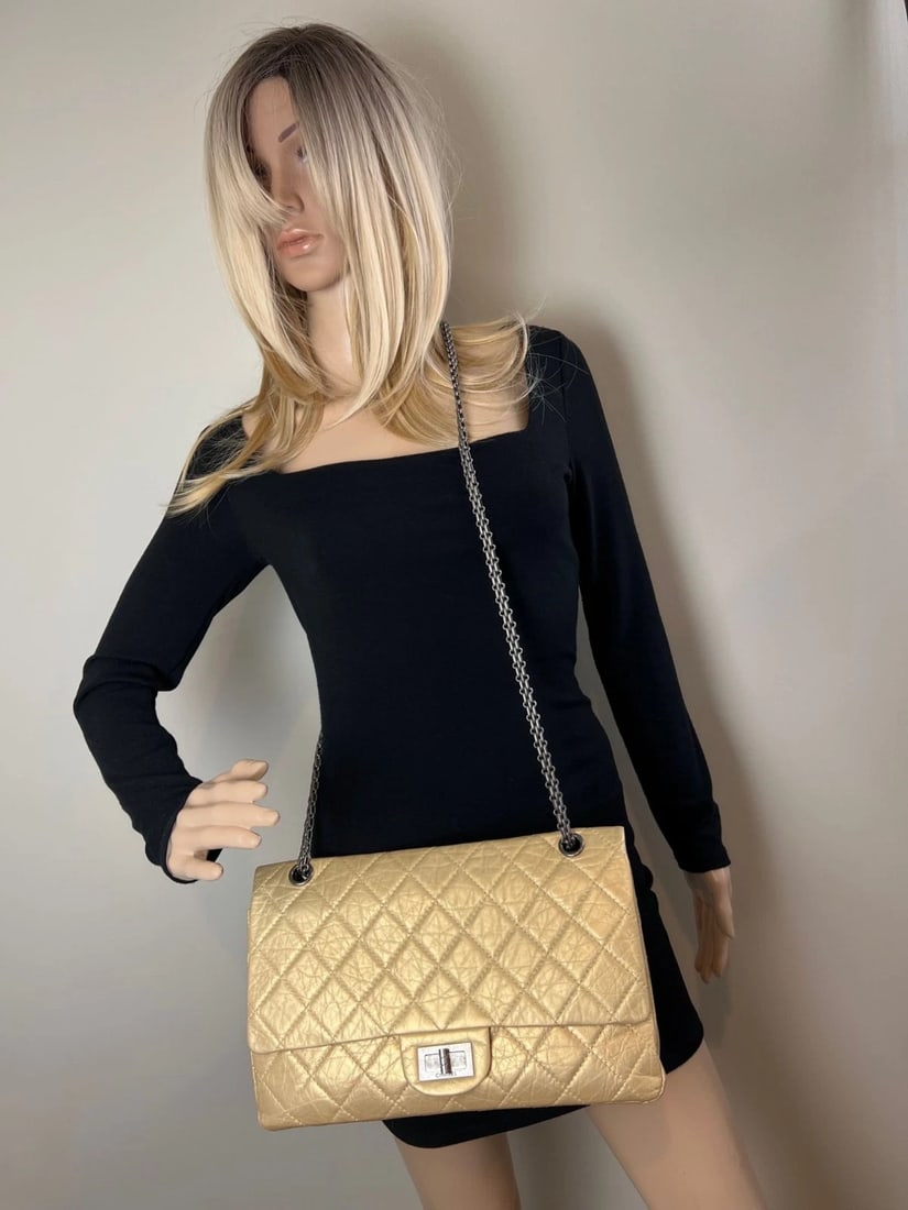 Chanel Metallic Aged Calfskin 2.55 Reissue 227 Double Flap Pale Gold - 17