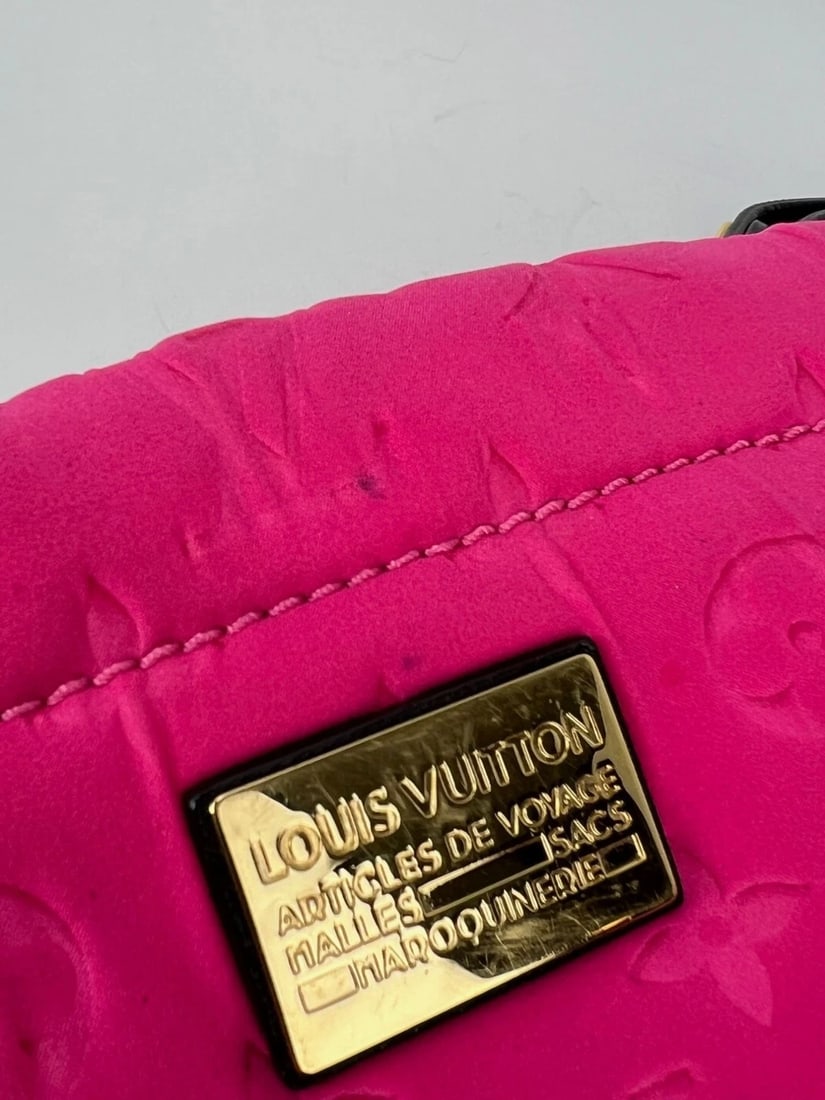 Louis Vuitton Scuba Fuchsia Pochette Wristlet or Clutch Bag LIMITED ED - 5
