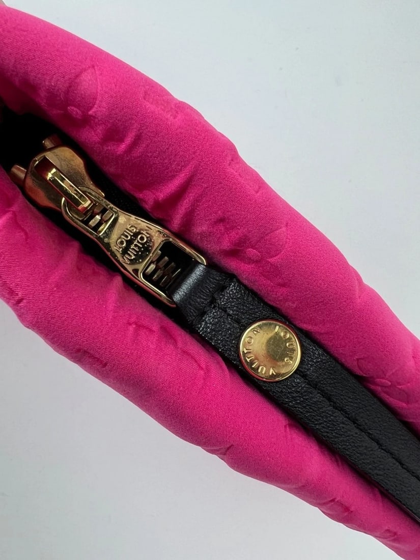 Louis Vuitton Scuba Fuchsia Pochette Wristlet or Clutch Bag LIMITED ED - 9