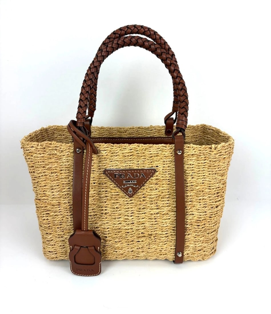 Prada Palmetto Vitello Woven Raffia Naturale Tote Bag: Title: Prada Palmetto Vitello Woven Raffia Naturale Tote Bag Description: Pre-Owned 100% Authentic Prada Palmetto Vitello Woven Raffia Naturale Tote Bag RATING: A/B...Very Good, well maintained, shows