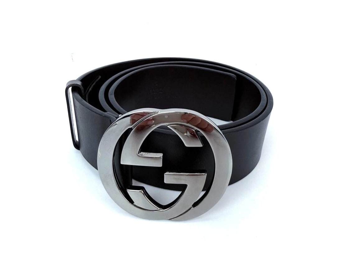 Gucci Interlocking GG Buckle Dark Brown Leather Belt Size 75: Title: Gucci Interlocking GG Buckle Dark Brown Leather Belt Size 75 Description: Pre-Owned 100% Authentic Gucci Interlocking GG Buckle Dark Brown Leather Belt Size 75 RATING: B...very good, well maint