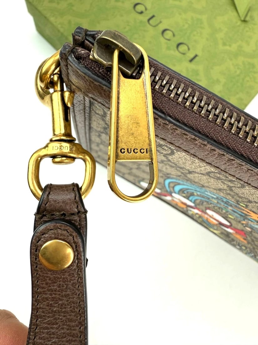 Gucci Disney Donald Duck GG Supreme Zip Beige Clutch Wristlet Bag - 9