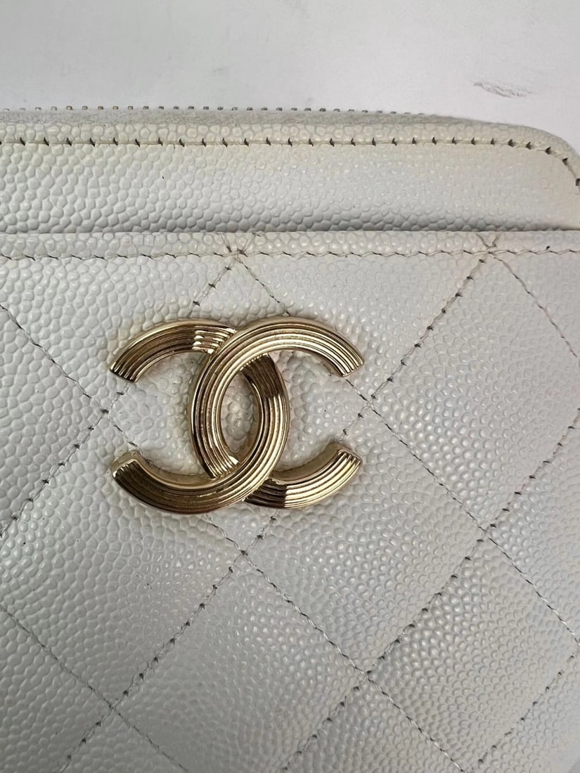Chanel Caviar Quilted CC Zip Card Holder White Wallet - 3
