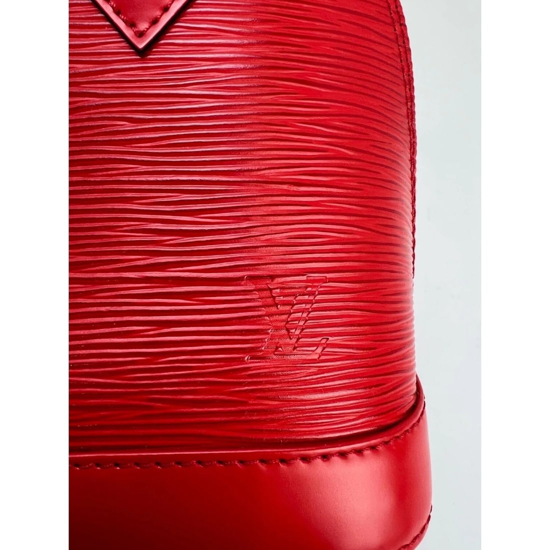 LOUIS VUITTON Alma BB Epi Coquelicot Shoulder Bag - 9