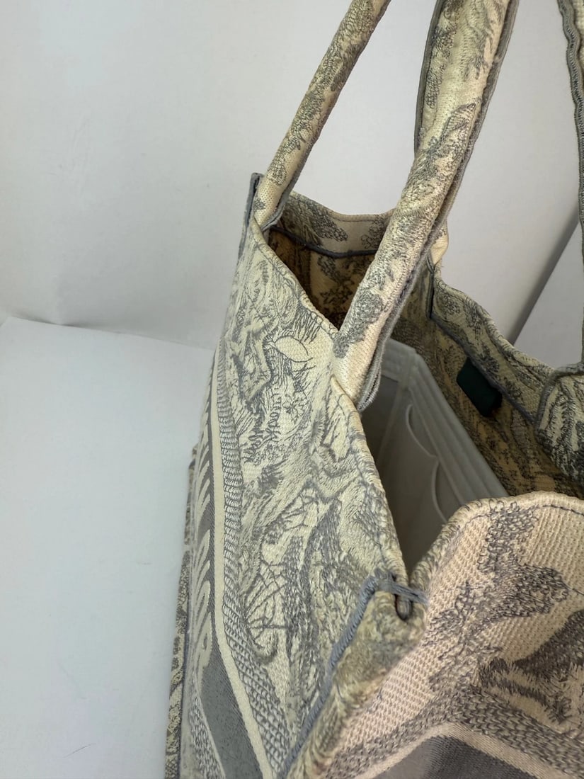 CHRISTIAN DIOR Canvas Embroidered Medium Dioriviera Grey Book Tote - 17