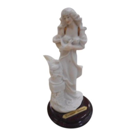 Giuseppe Armani Mini Figurine: Woman with Dove: Maker: Giuseppe Armani Title: Woman with Dove Miniature figurine Size: 5 inches tall Giuseppe Armani was an Italian sculptor born in the village of Calci in 1935. From an early age, it was evident tha