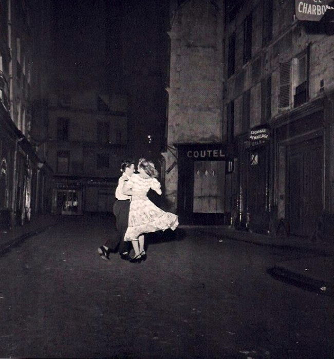 Robert Doisneau: Waltzing on Bastille Day (1 of 1)