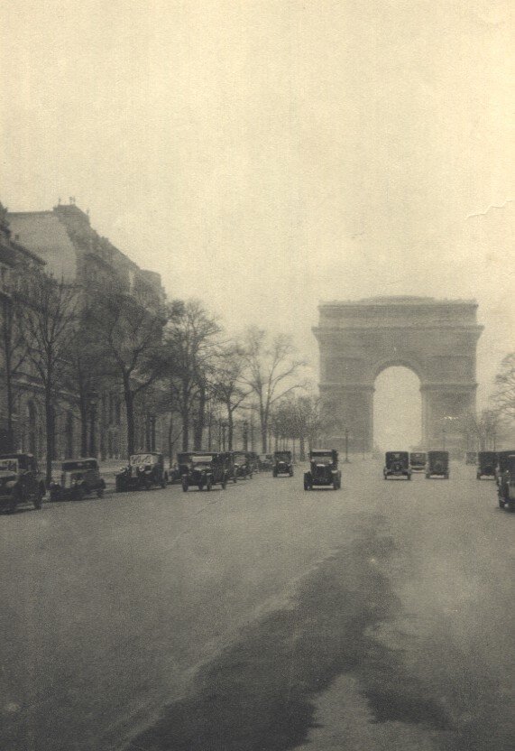 Germaine Krull: Arc de Triomph (1 of 1)