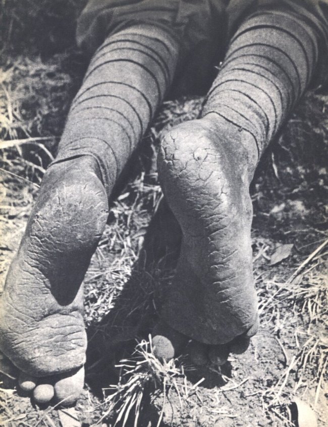 Alfred Eisenstaedt: Ethiopian Soldier: Gravure Title: Ethiopian Soldier Artist: Alfred Eisenstaedt Medium: Sheet-fed Copperplate Gravure Date: 1936 Printer: Beck Engraving Co., USA Size: 8.5 x 11 inches Alfred Eisenstaedt (1898-1995) was a