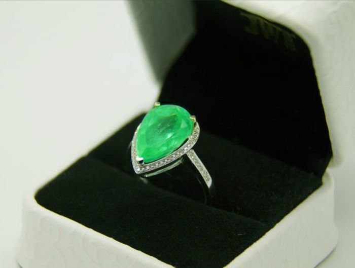 14K White Gold Colombian Emerald Diamond Ring (1 of 6)