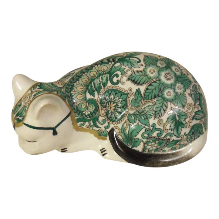 Mottahedeh: Majolica Green Paisley Porcelain Cat (1 of 3)