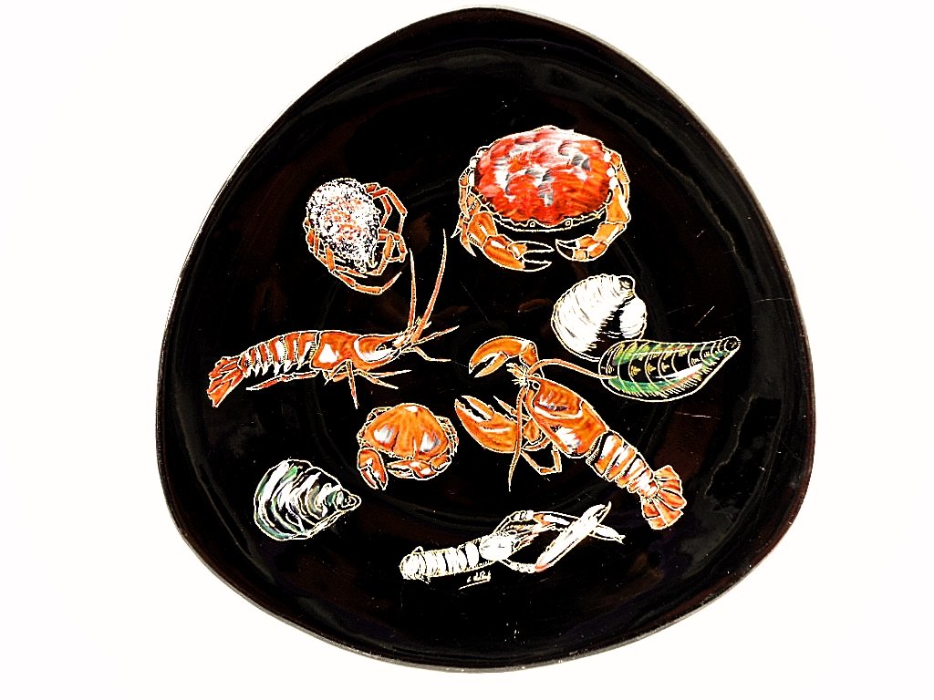 Longwy Crustaces Black Faience Seafood Plate: Item: Longwy Crustaces Black Faience Seafood Plate Size: 10.25 inches Weight: 1 pound 5 ounces Transfer and hand decor No Reserve: This lot starts at $1 and has no reserve as a courtesy so that collec