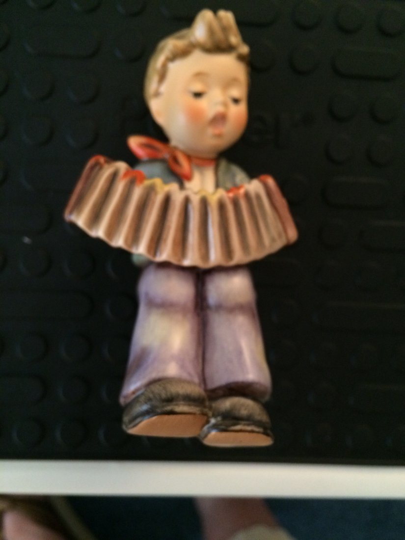 Hummel Figurine: Practice Makes Perfect (1 of 4)