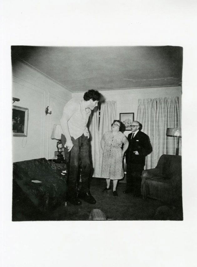 Diane Arbus: Jewish Giant With Family, Bronx (1 of 1)