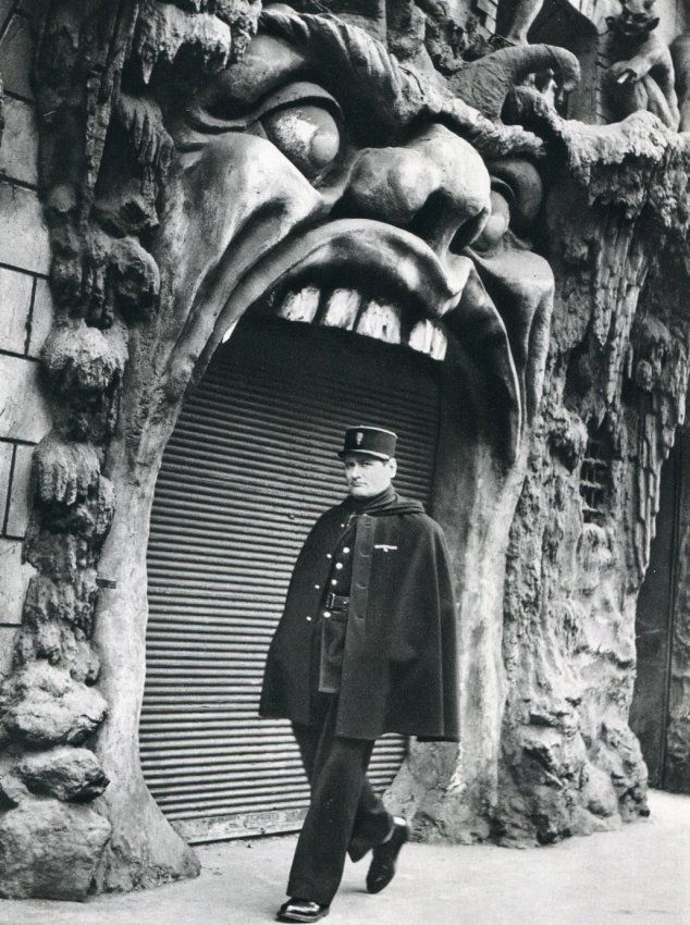 Robert Doisneau: Hell, 1952 (1 of 1)