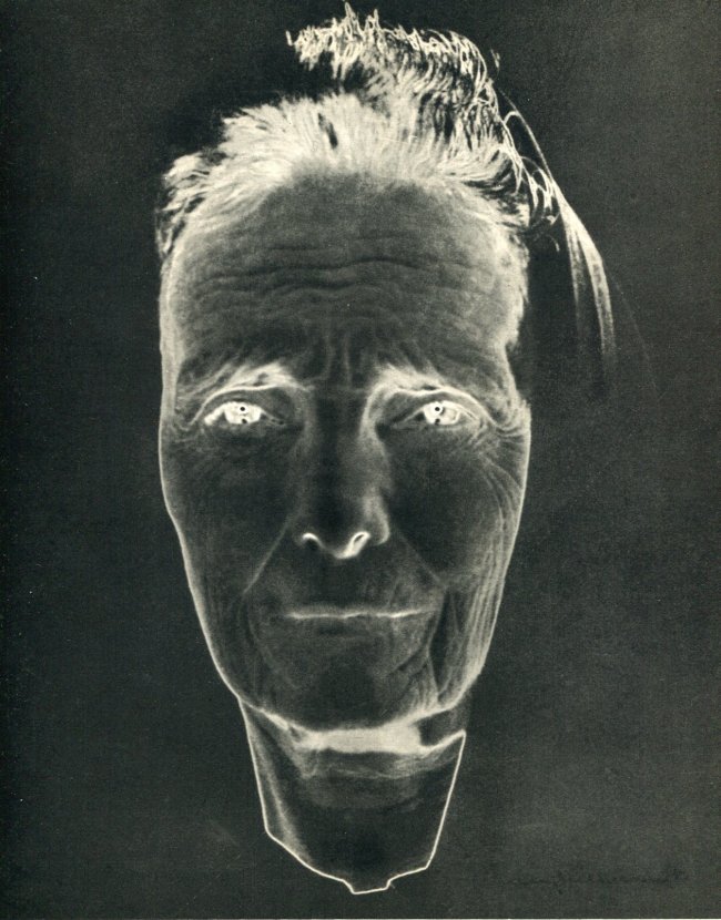 Andre Thevenet: Tete de Vielle Femme: Print Title: Tete de Vielle Femme Artist: Andre Thevenet Medium: Vintage Sheet-Fed Gravure Print Date: 1948 Printer: Desfosses Neogravure, France Image Size: 8.5 x 10.5 inches No Reserve: This lot sta