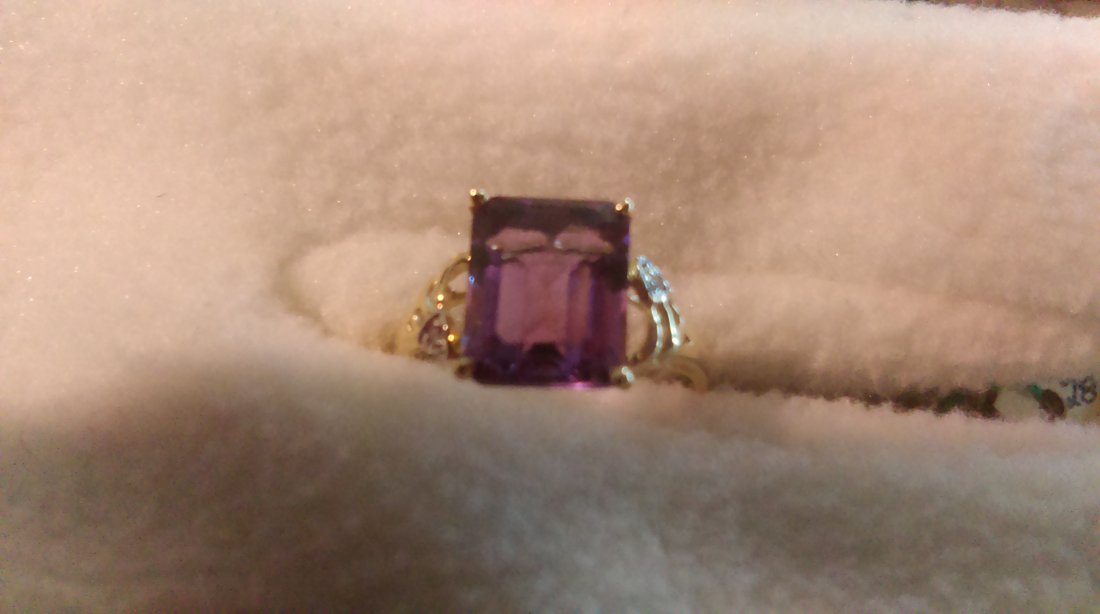 10K Yellow Gold Amethyst Ring (1 of 2)