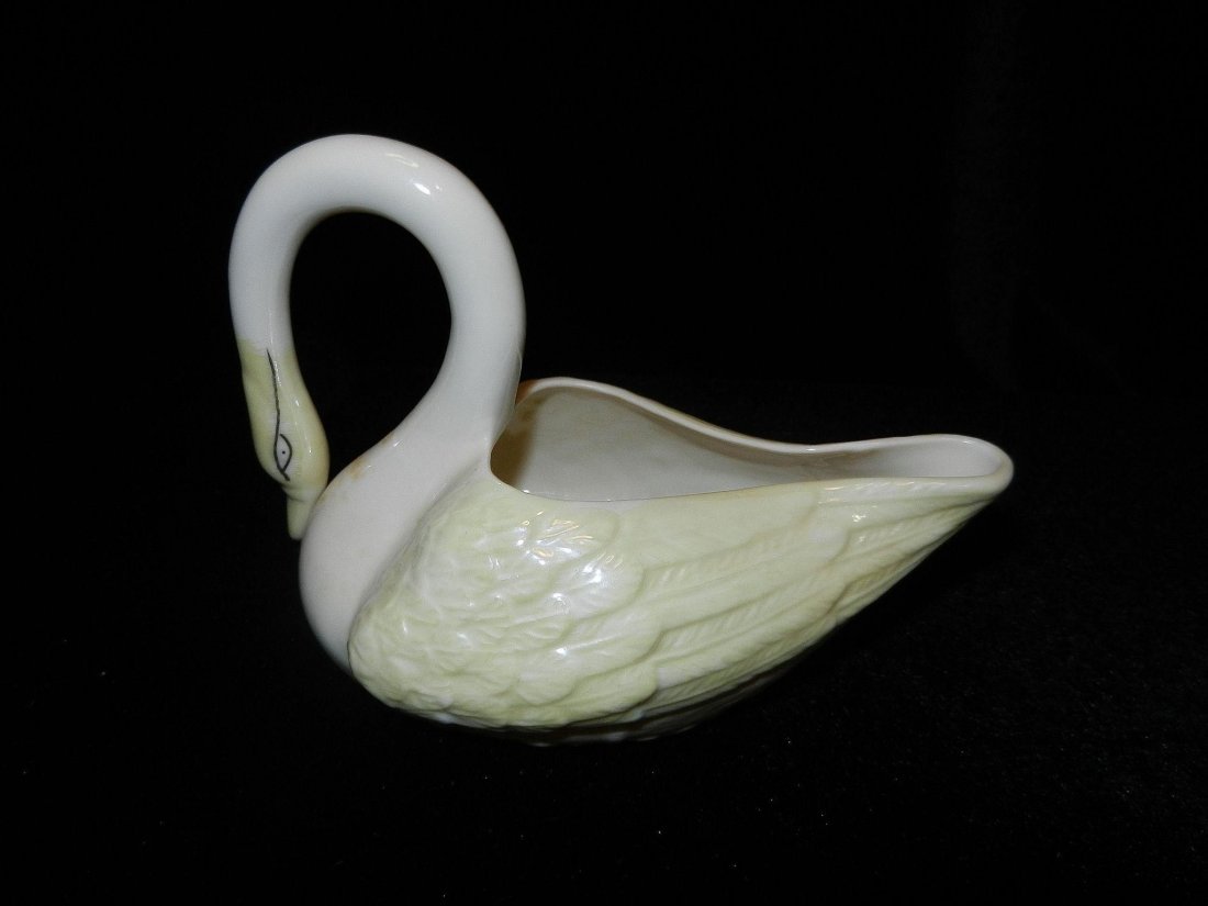 Vintage Belleek Ireland Porcelain Swan Creamer (1 of 4)