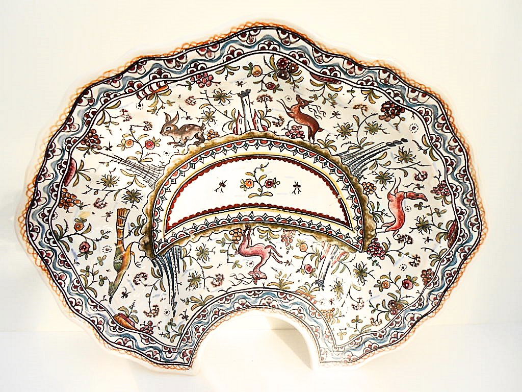 Portuguese Handpainted Animals Ceramic Barber Tray (1 of 8)