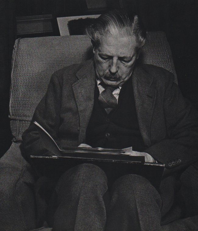 Philippe Halsman: Harold MacMillan (1 of 1)