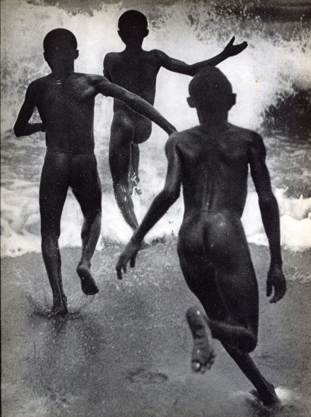 Martin Munkacsi: Three Boys at Lake Tanganyika (1 of 1)