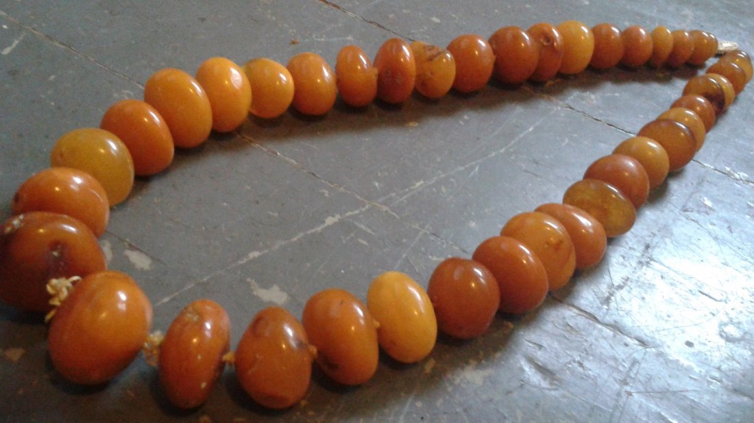 Antique Amber Necklace (1 of 4)