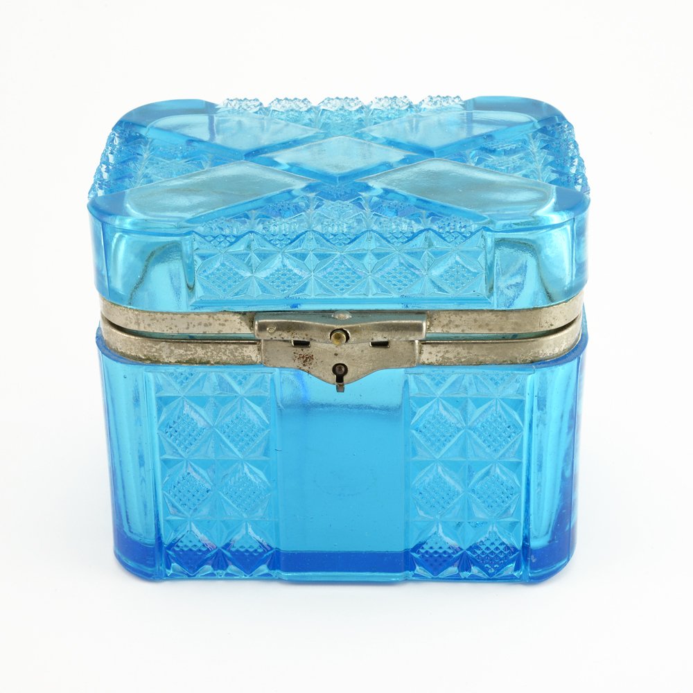 A Russian pressed glass tea caddy, early 20th century (1 of 8)