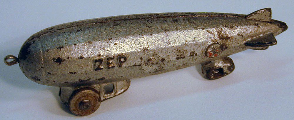 Hubley Cast Iron Zeppelin c 1930 (1 of 3)