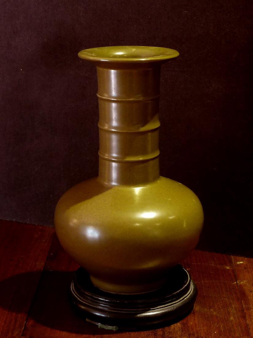 Monochrome Green Glaze Vase, Wanli Mark, Ming Period (1 of 4)