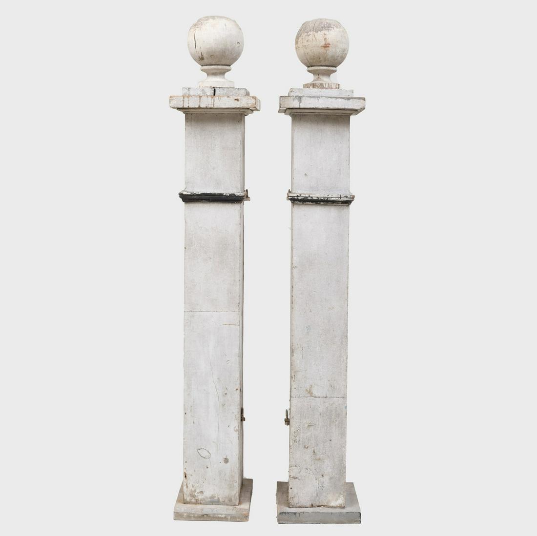 Pair of White Painted Gate Posts with Ball Finials (1 of 8)