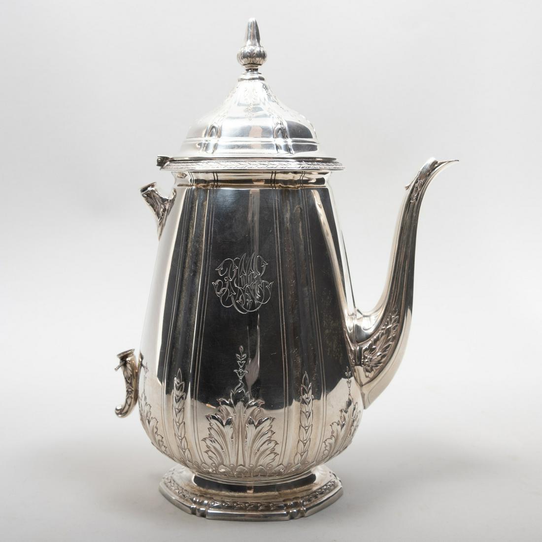 Reed & Barton Silver Coffee Pot with Hinged Cover (1 of 8)
