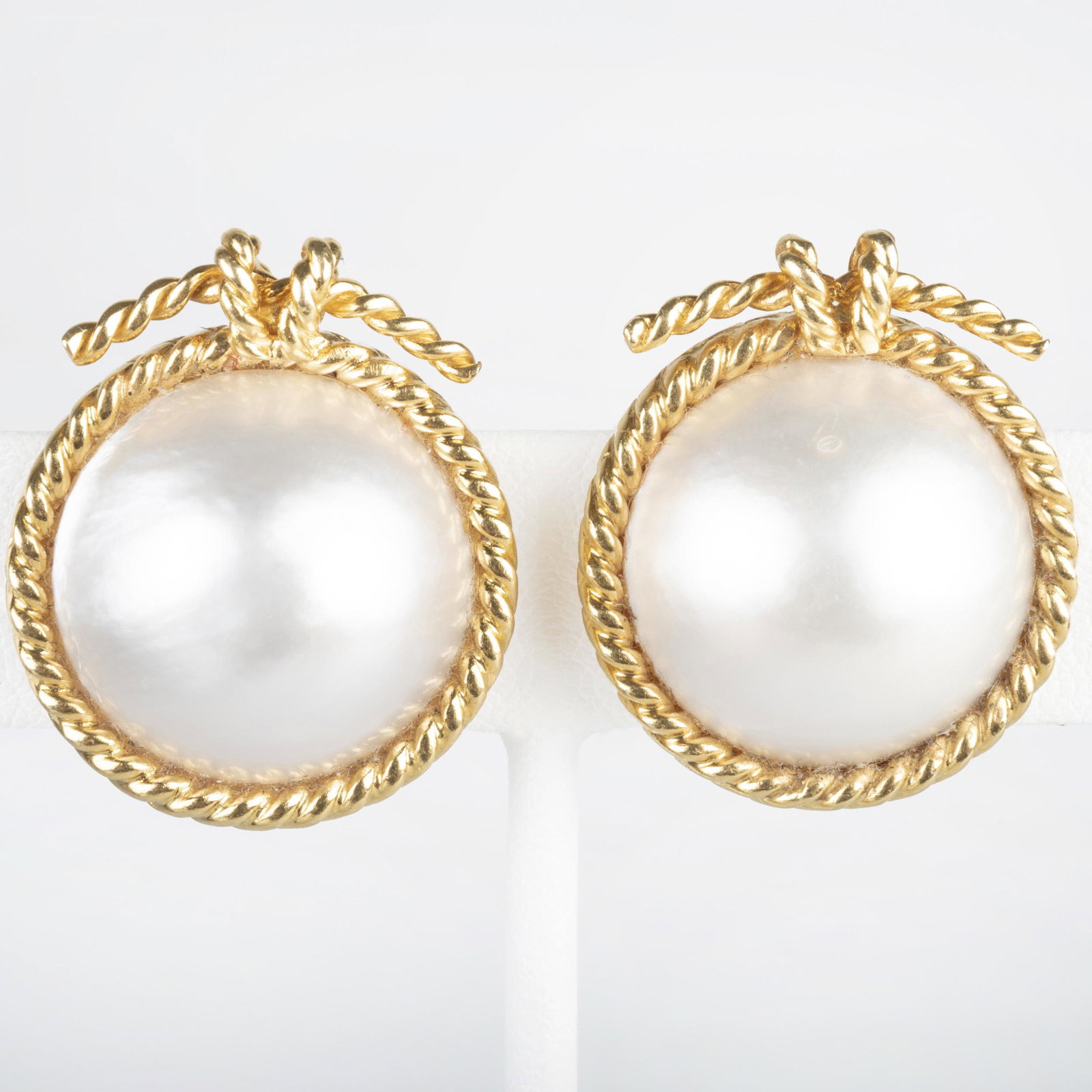 Verdura 18k Gold and Pearl Earclips: Verdura 18k Gold and Pearl Earclips Marked '18k / VERDURA'. Approx. 1 in. diam., 14.4 dwts. p>