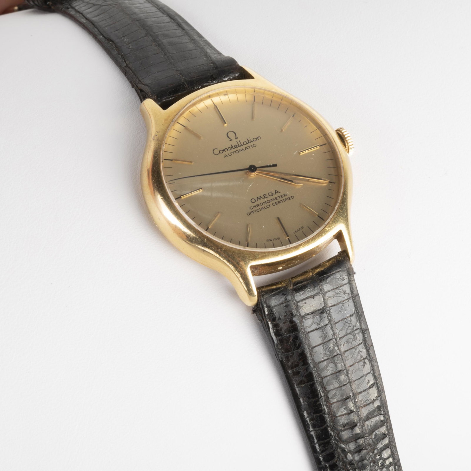 Gentleman's Omega 14k Gold Cronometer Wristwatch,: Gentleman's Omega 14k Gold Cronometer Wristwatch, Constellation Automatic p> Property form the Estate of Mrs. Stanley Krammer, Manhattan.