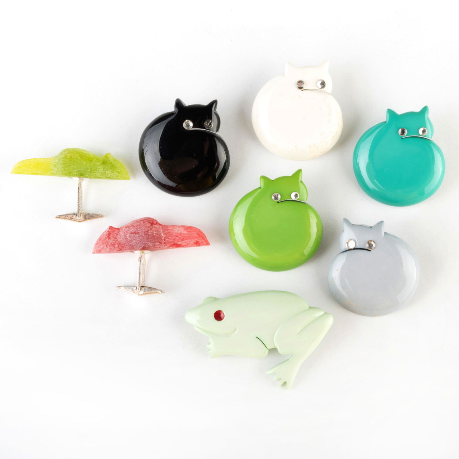 Group of Five Isadora Paris Plastic Cat Pins, an (1 of 3)