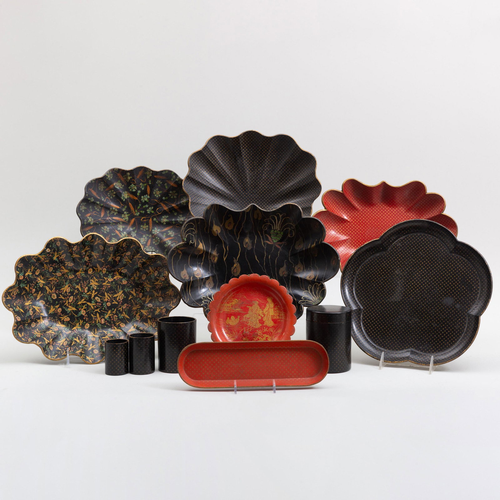 Six English Papier Mâché Small Trays and a Group of: Six English Papier Mâché Small Trays and a Group of Small Articles The small articles comprising: A pen tray Three lobed dishes with gilt chinoiserie scenes A set of five small rectangular dishes 